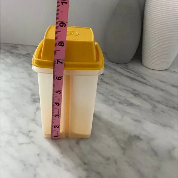 Yellow Tupperware Pickle Keeper - Picture 4 of 4